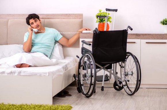 Choisir un fauteuil roulant pour la personne à mobilité réduite - Saint-Pierre - MEDICOM 