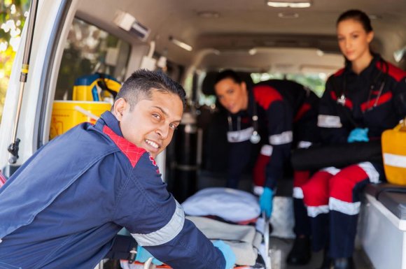 Vente et livraison des équipements de premiers secours à une société d’ambulance - Saint-Pierre - MEDICOM 